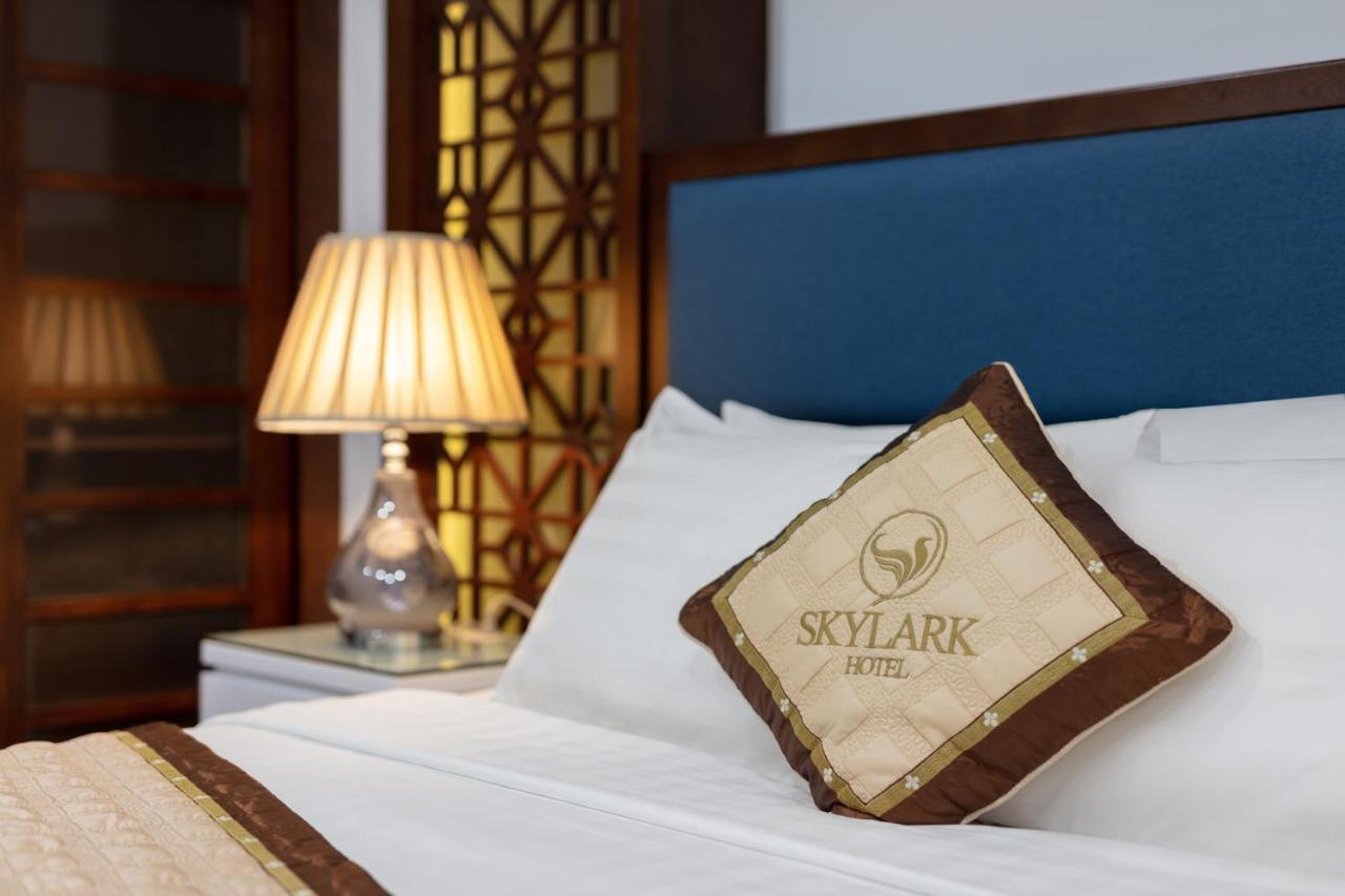 Skylark 4*